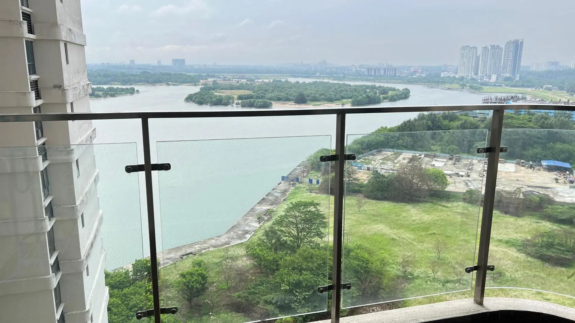 Dangabay Seaview 2R2B 4-6Pax With Balcony Apartment Johor Bahru