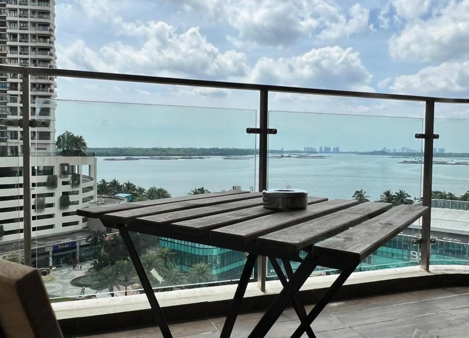 Dangabay Seaview 2R2B 4-6Pax With Balcony Apartment Johor Bahru