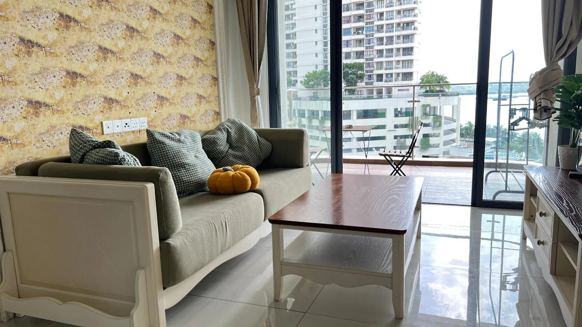 Dangabay Seaview 2R2B 4-6Pax With Balcony Apartment Johor Bahru