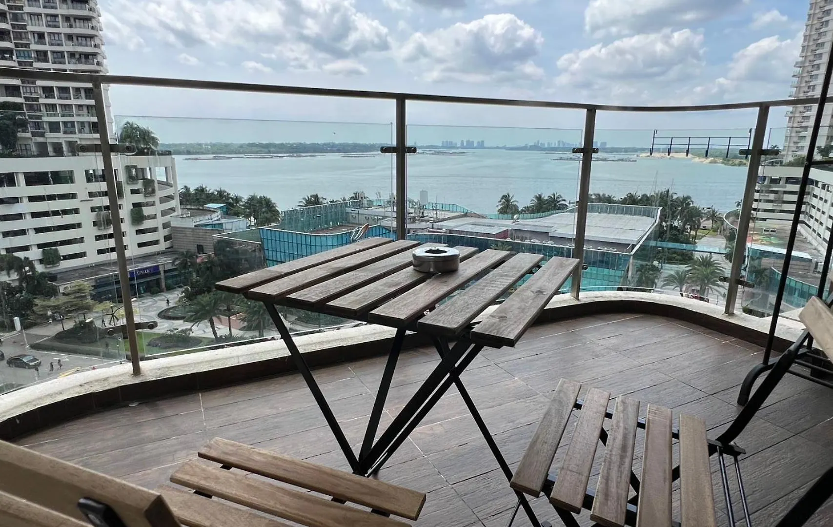 Dangabay Seaview 2R2B 4-6Pax With Balcony Apartment Johor Bahru 0*,
