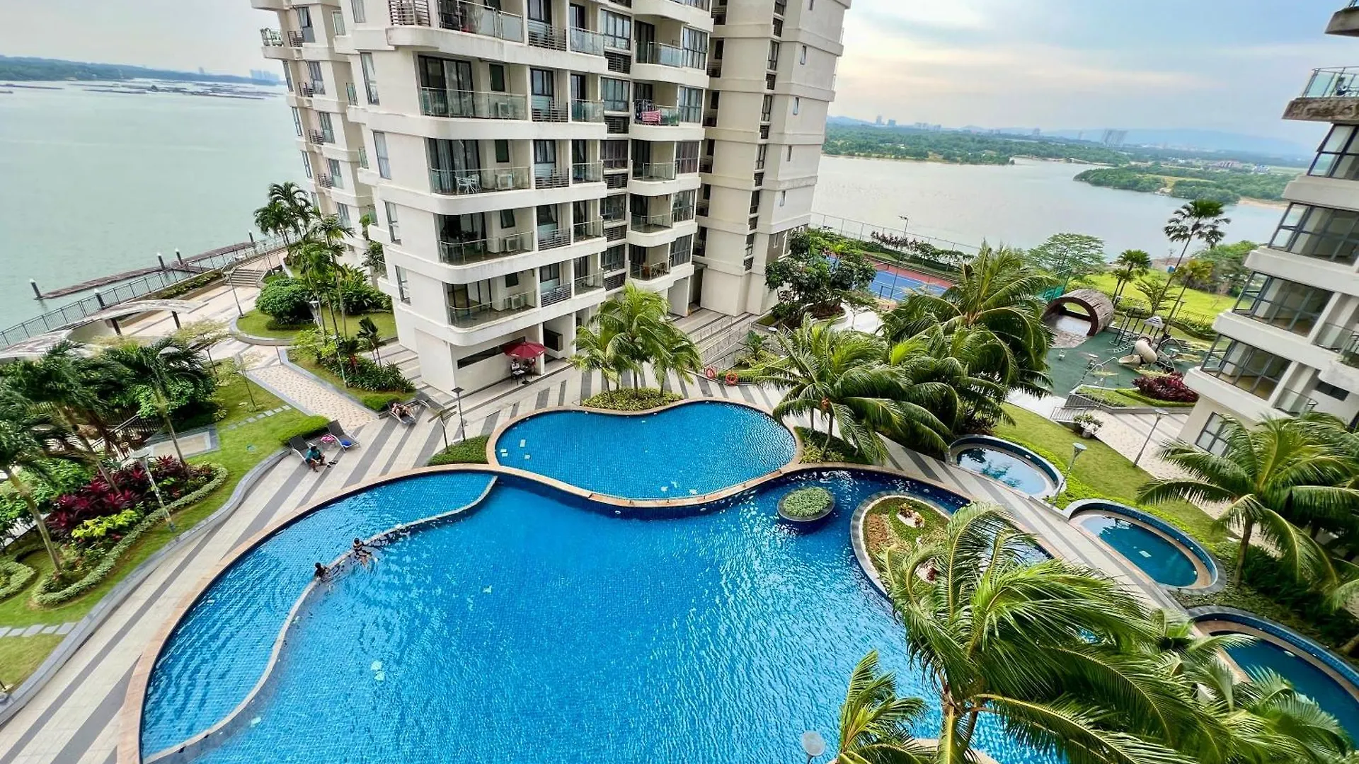 Dangabay Seaview 2R2B 4-6Pax With Balcony Apartment Johor Bahru